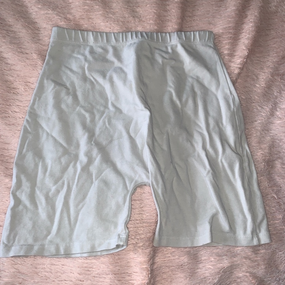 brandy melville beige biker shorts☁️